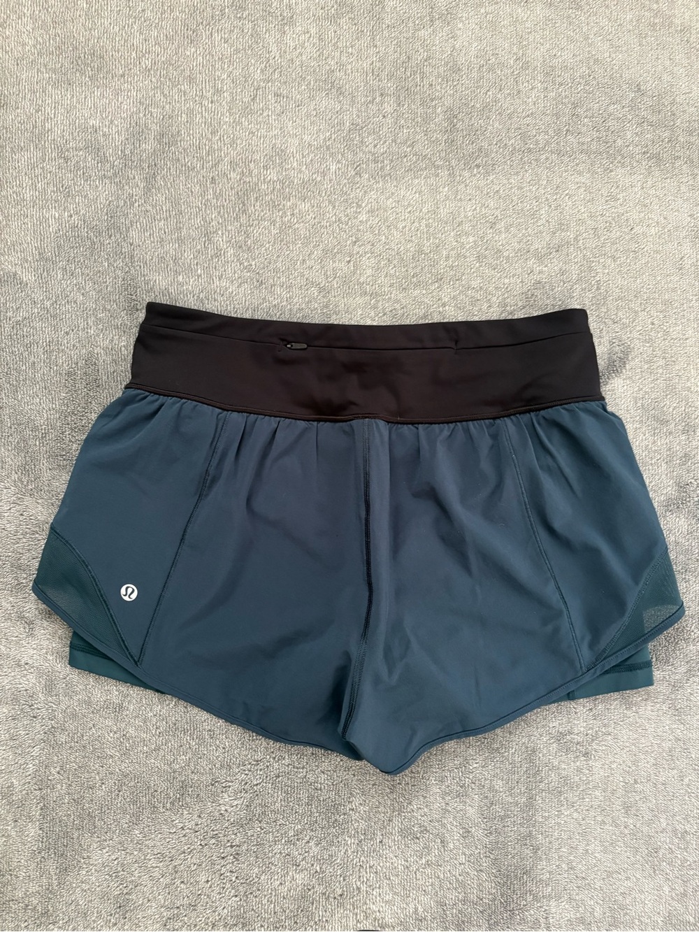 Lululemon Hotty Hot Shorts || 4” inseam Mid Rise